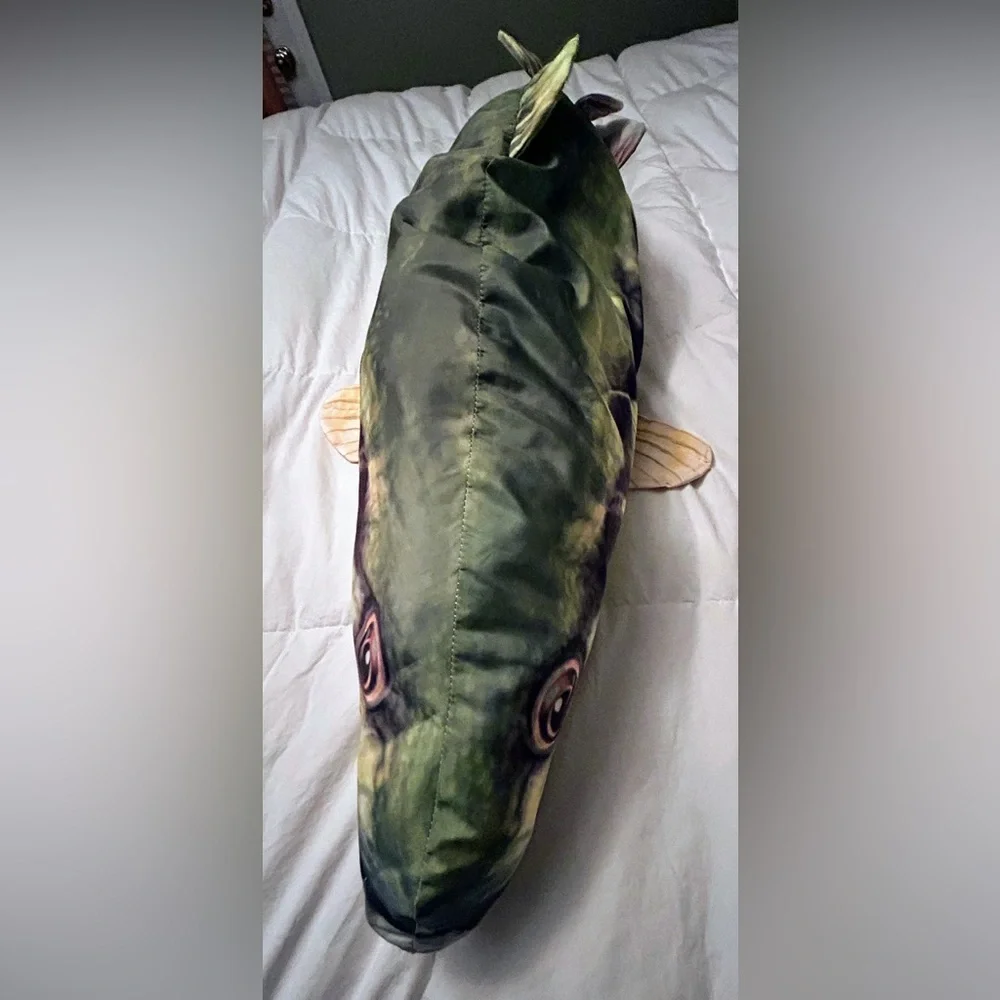 Cabela's Green and Yellow Fish Decor…💛💚